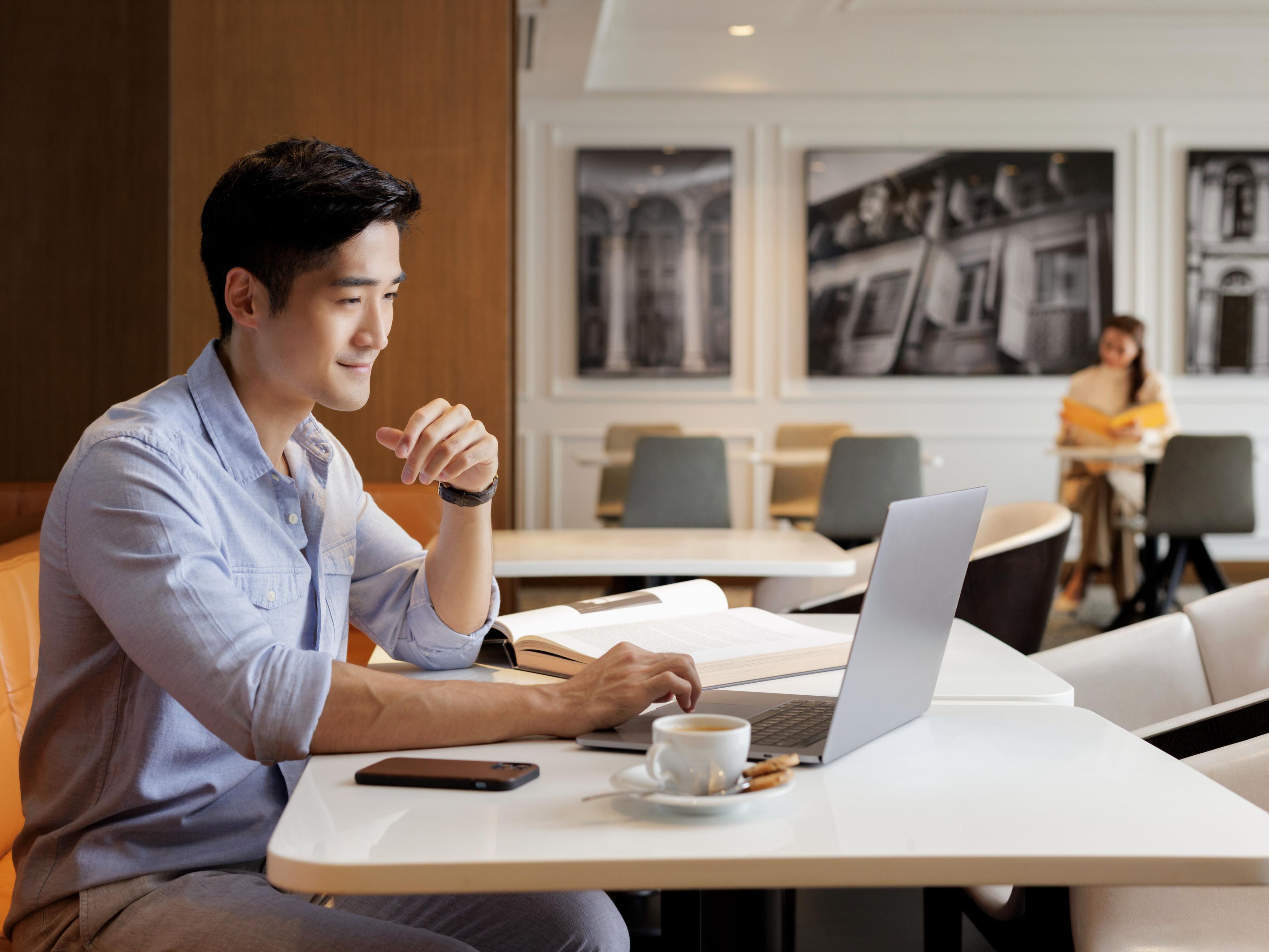 Perched on Level 22, the Club Lounge isn't just a space, it's an experience. Plush armchairs invite you to linger, while city views and lively chats with our hosts create an unforgettable experience. Opens from 7am to 10.30am for breakfast, 11am to 9pm for light refreshments, evening cocktails from 5.30pm to 7.30pm. For Club Access guests only.