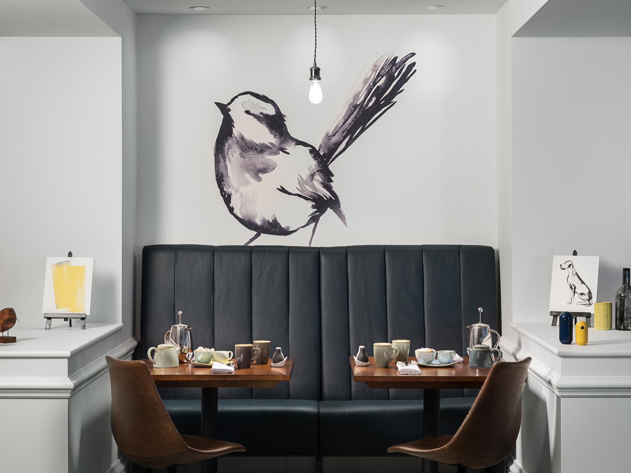 Bar six5one is a social space. Sip a classic Mojito, order an ice-cold beer, or crack open some bubbles and enjoy some cocktails. Share gourmet platters and bar bites. Pair barista-made coffee with moreish Malvern pudding. Choose. Sit back. Relax.