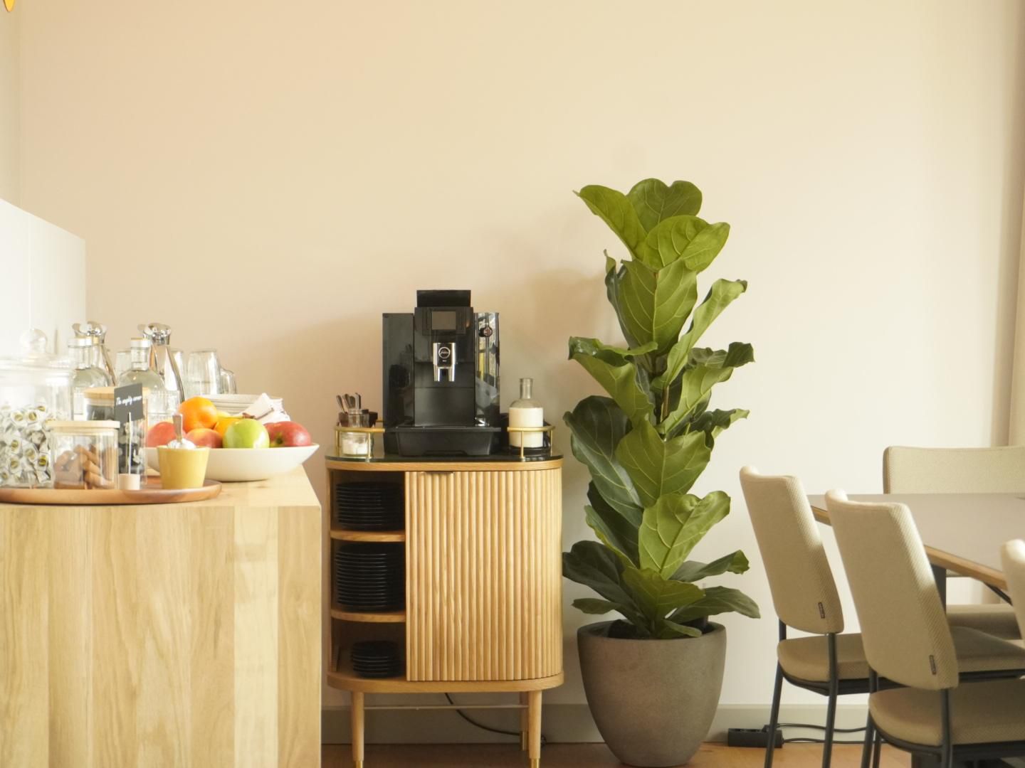 At voco The Hague, we provide customizable catering options tailored to your event's needs. Whether hosting a small gathering or a large conference, our expert team is dedicated to ensuring every detail is perfect, offering support from planning to execution, ensuring your event runs smoothly and successfully. 