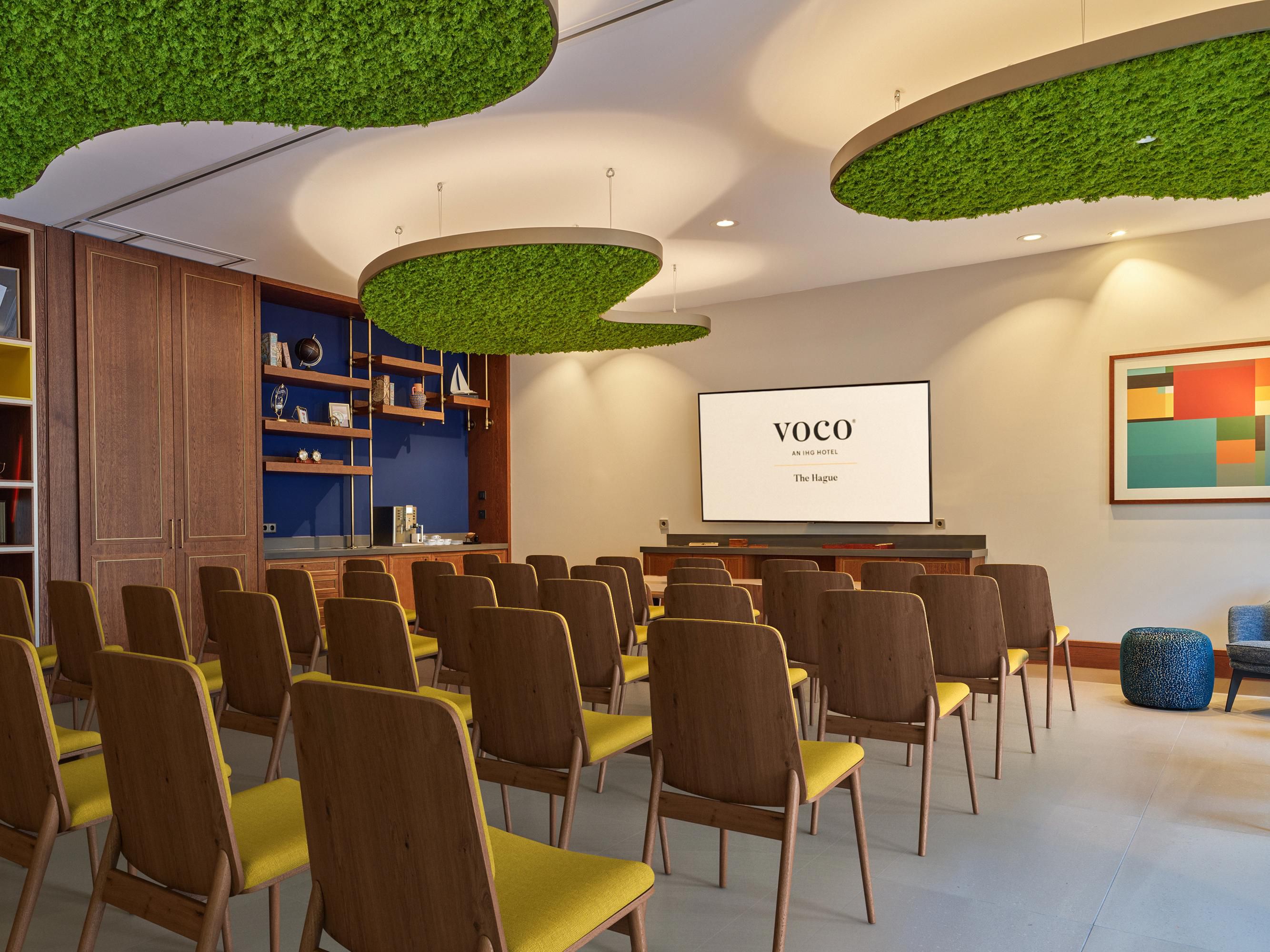 voco The Hague offers versatile meeting rooms filled with natural light, ideal for events of any size, from intimate gatherings of 4 to large conferences of up to 300 people. With expert event planning and unique options, each space can be tailored to meet your needs, ensuring a seamless and memorable experience.  
