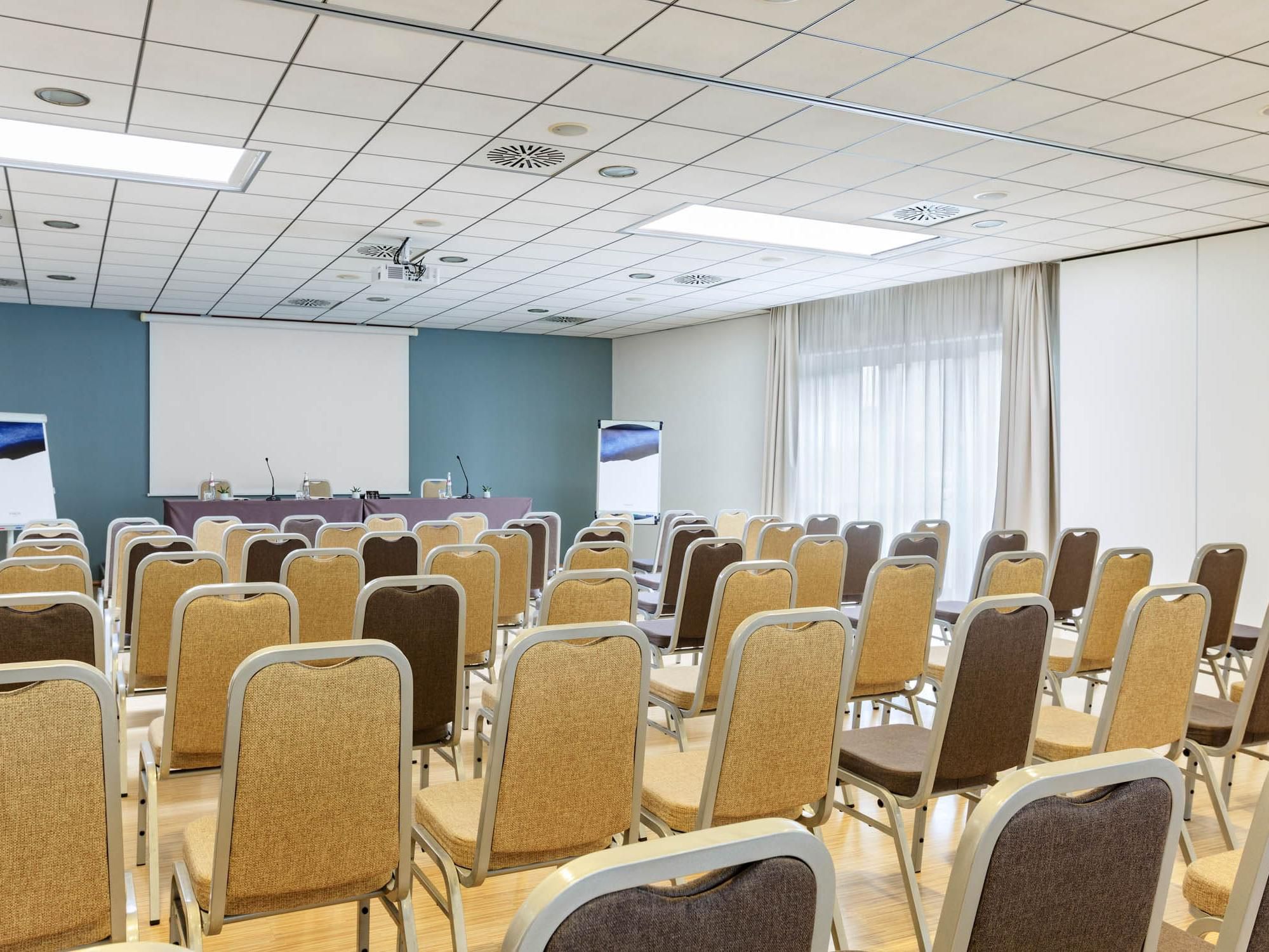 No event is impossible to carry out at voco Venice Mestre – The Quid: with a congress center composed by 7 event and meeting spaces for up to 260 people in total, ideal for any occasion, make your mark with the help of our warm and welcoming team!