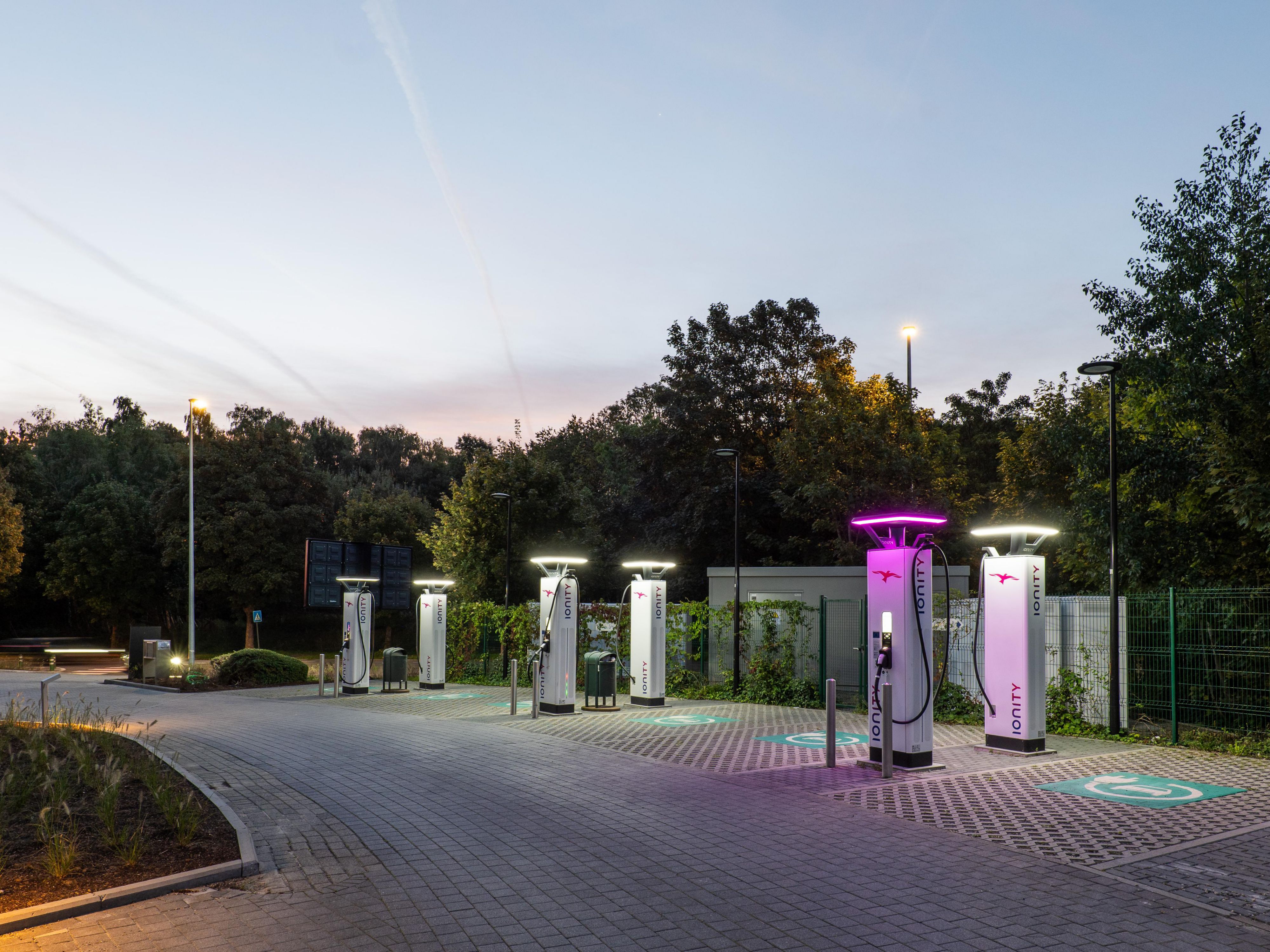 High power charging points available at voco Brussels City North