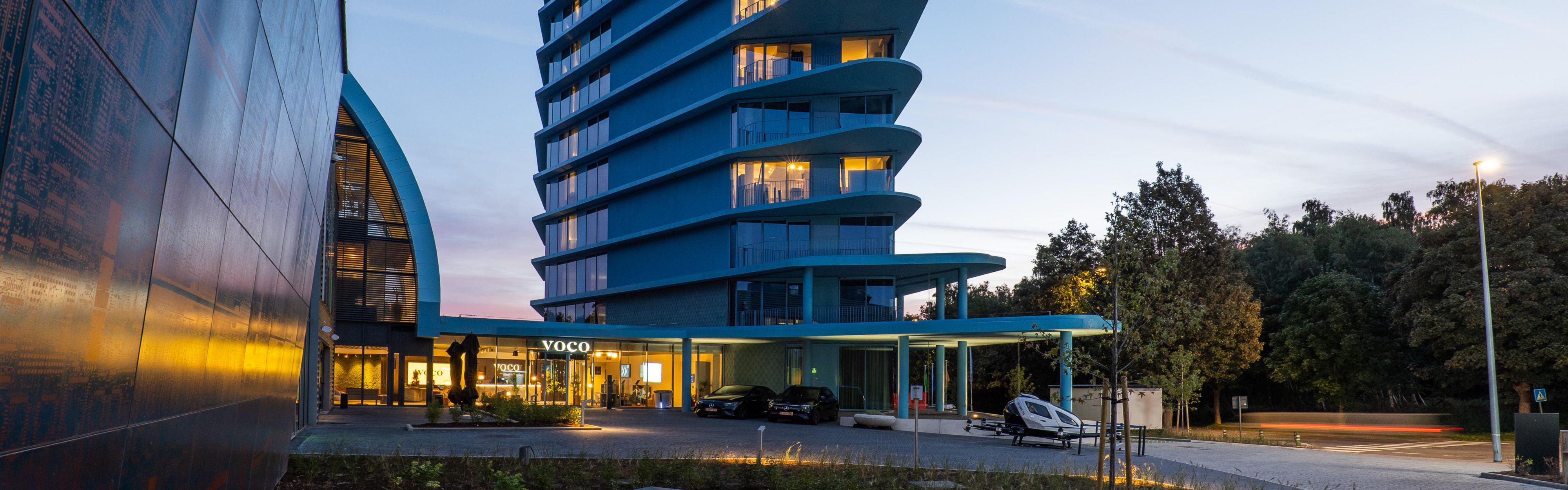 $hotelInfo.mediaDetails.welcomePhotos.primaryPhoto.caption}